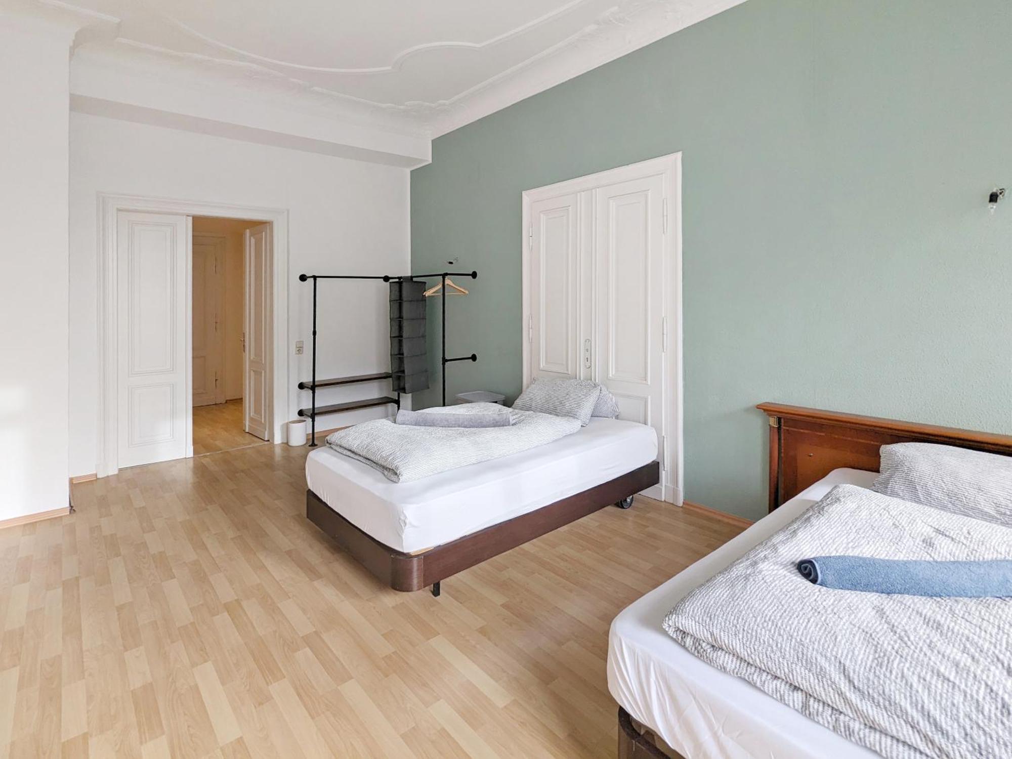 Monteurdreams-de Zentrale, Grosse 5z Wohnung, 2 Baeder, Kueche