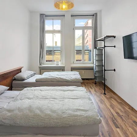 Monteurdreams-De Zentrale, Grosse 5Z Wohnung, 2 Baeder, Kueche Leipzig Exterior photo