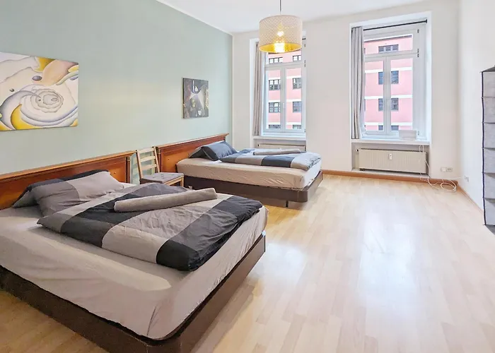Monteurdreams-De Zentrale, Grosse 5Z Wohnung, 2 Baeder, Kueche