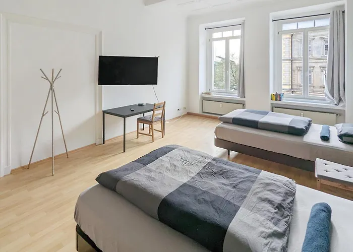 Monteurdreams-De Zentrale, Grosse 5Z Wohnung, 2 Baeder, Kueche