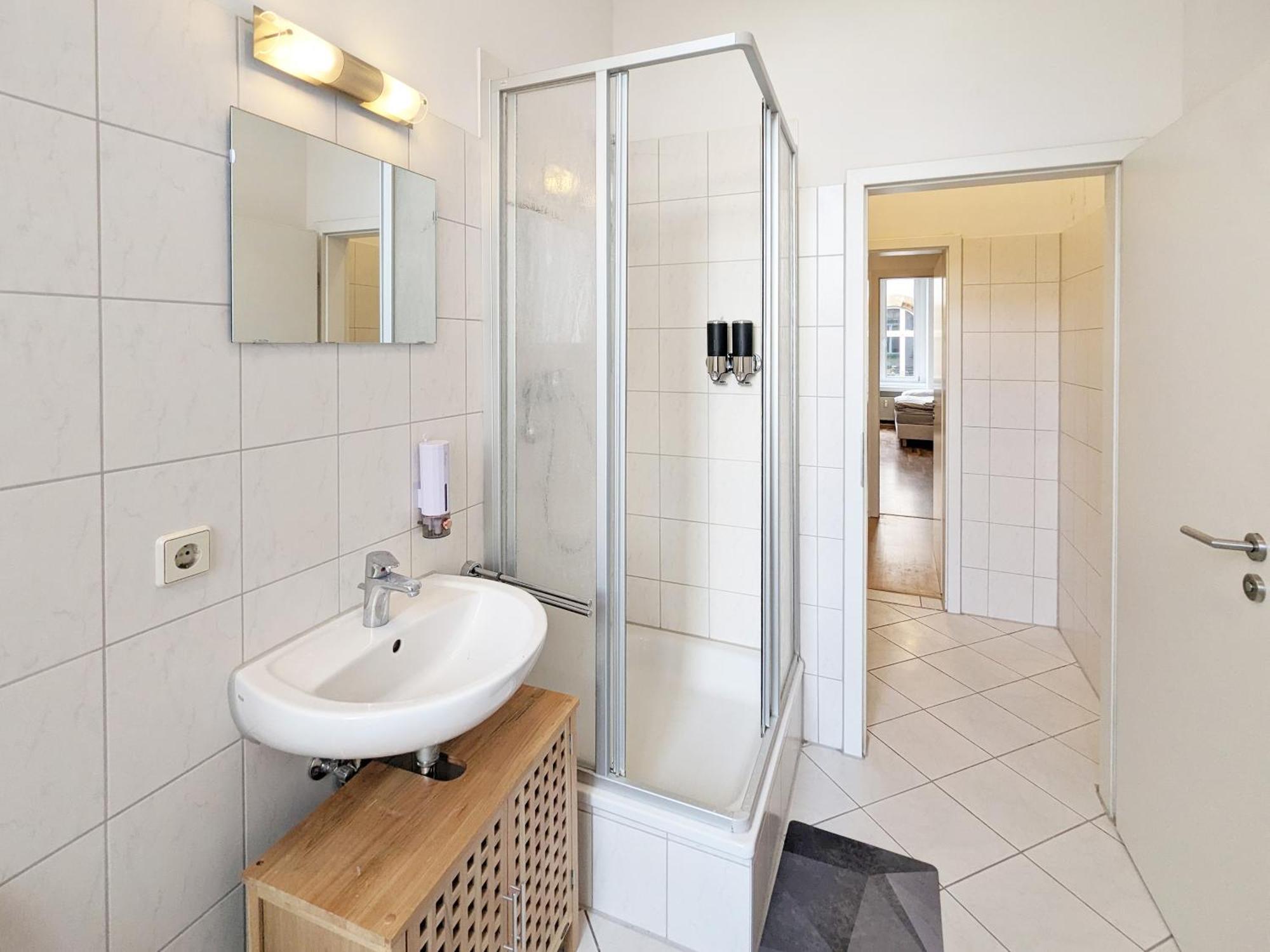 Monteurdreams-de Zentrale, Grosse 5z Wohnung, 2 Baeder, Kueche Apartment *