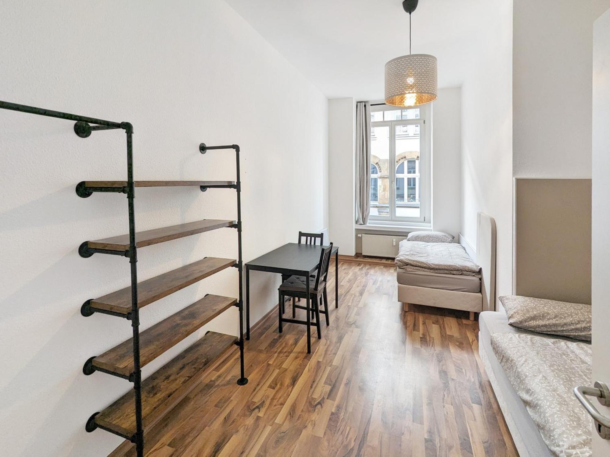 Monteurdreams-de Zentrale, Grosse 5z Wohnung, 2 Baeder, Kueche * Leipzig