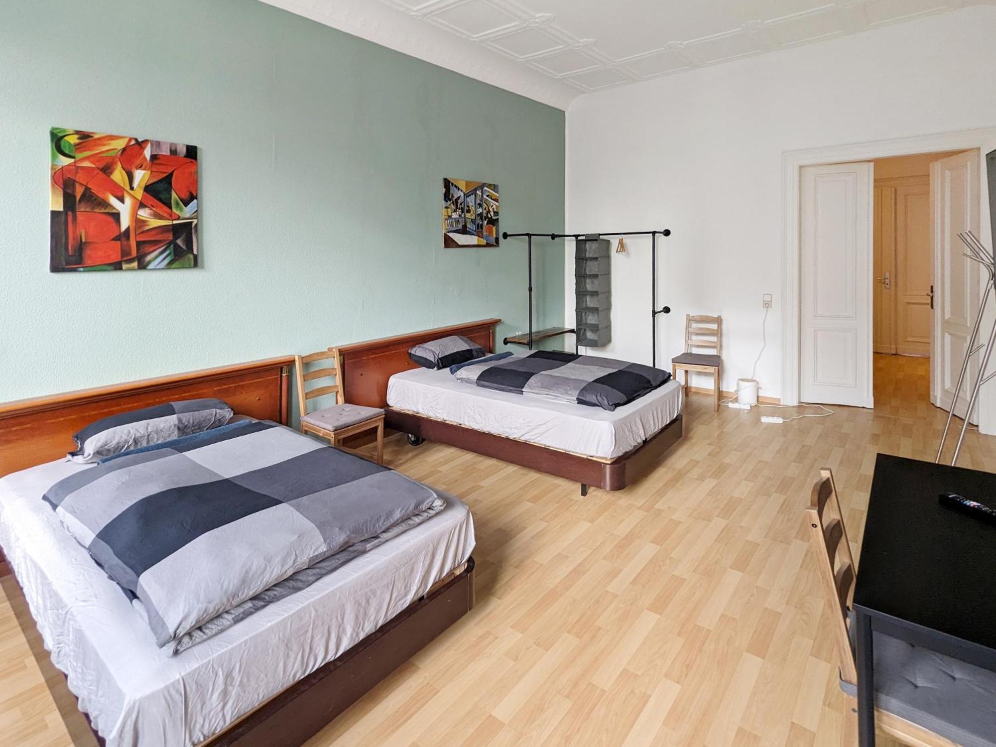 Monteurdreams-de Zentrale, Grosse 5z Wohnung, 2 Baeder, Kueche *