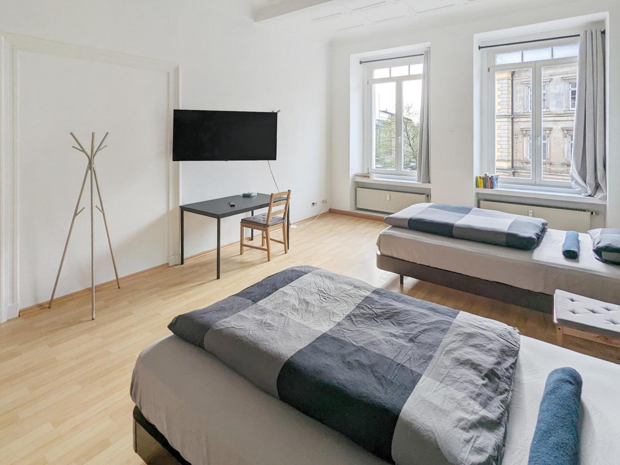 Monteurdreams-de Zentrale, Grosse 5z Wohnung, 2 Baeder, Kueche *