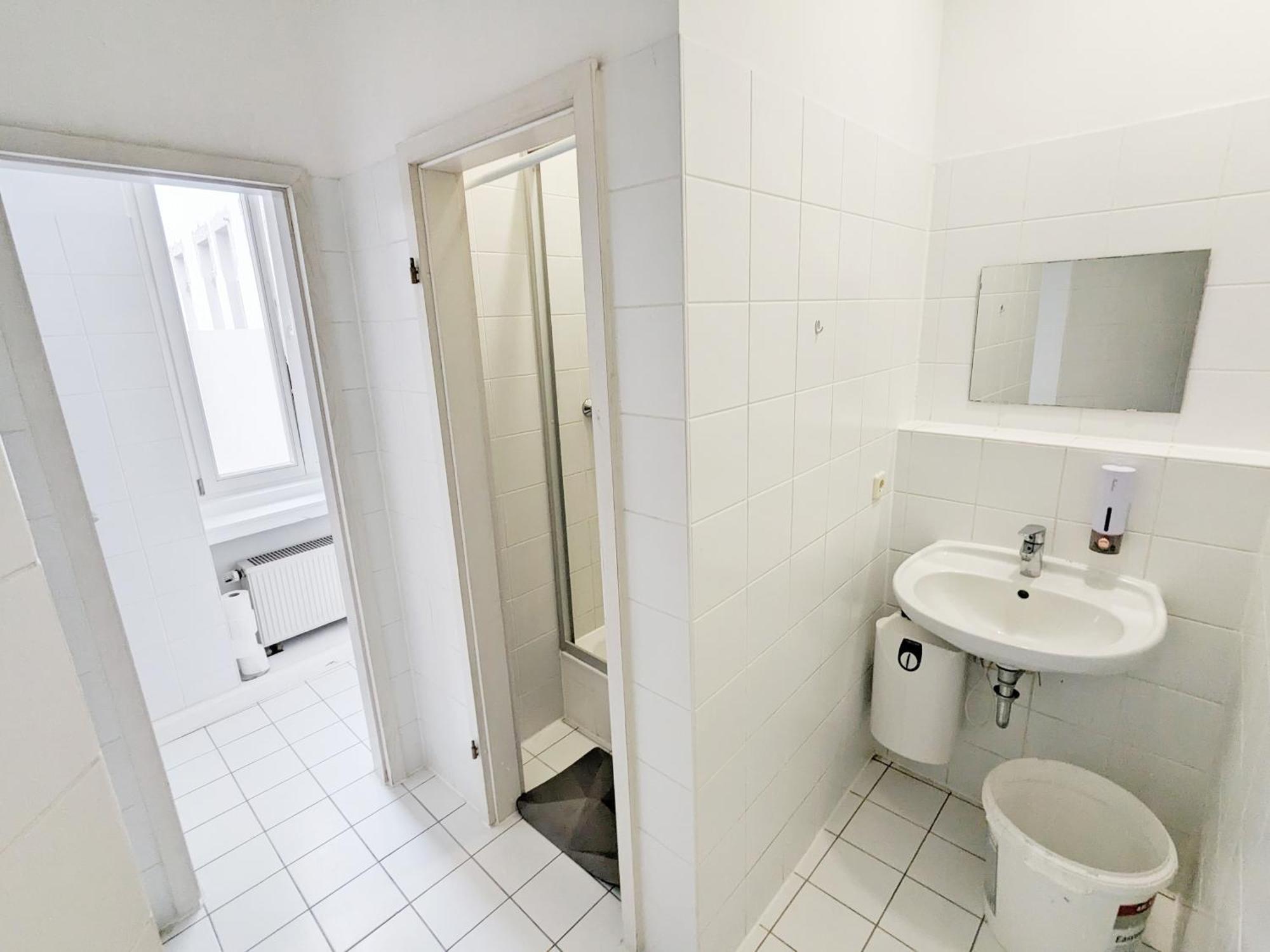 Monteurdreams-de Zentrale, Grosse 5z Wohnung, 2 Baeder, Kueche
